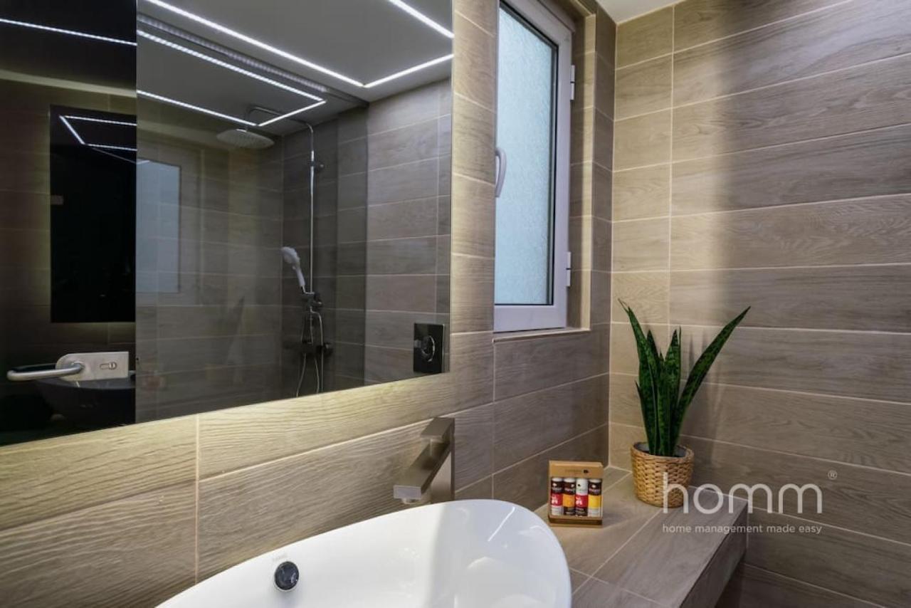34Sqm Minimal Homm Apartment With Acropolis View Ateny Zewnętrze zdjęcie